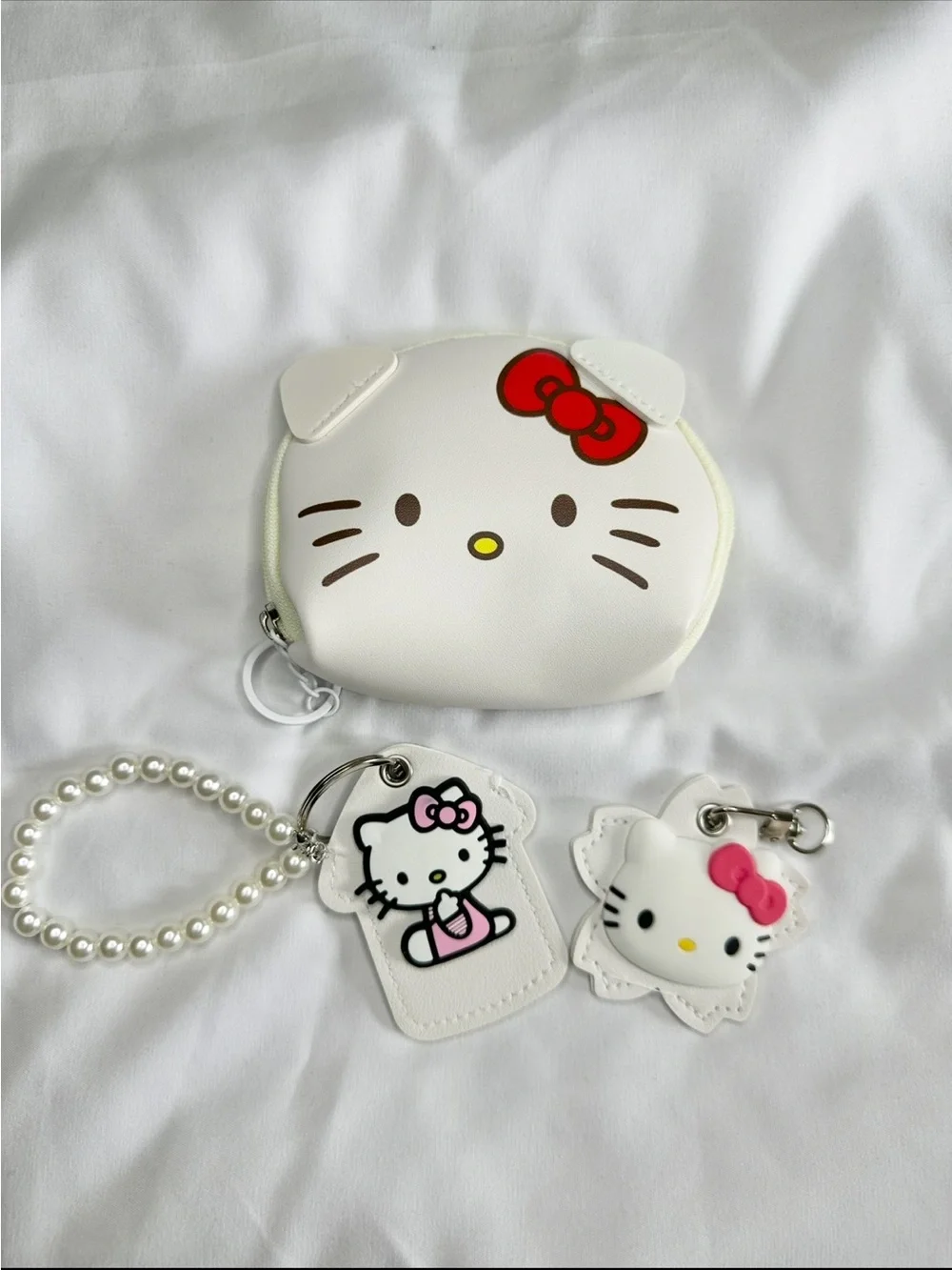 Hello Kitty Coin Purse & Interchangeable Keychain Set